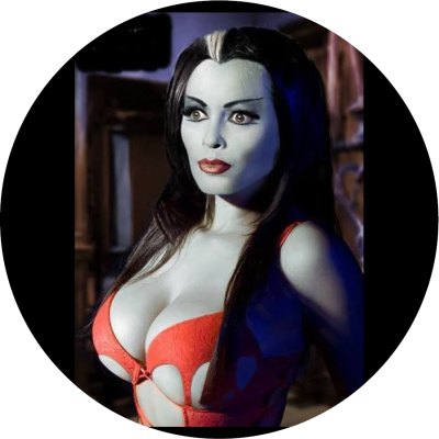 Lili Munster Hot